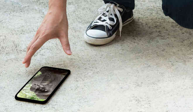 Lớp phủ bảo vệ giống như kim cương này sẽ giúp màn hình smartphone trở nên vô đối, bất chấp hầu hết lực tác động - Ảnh 1. Lớp phủ bảo vệ giống như kim cương này sẽ giúp màn hình smartphone trở nên vô đối, bất chấp hầu hết lực tác động - Ảnh 1.