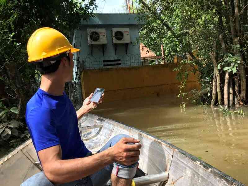 MobiFone nỗ lực đảm bảo mạng lưới thông suốt trong bão lũ miền Trung