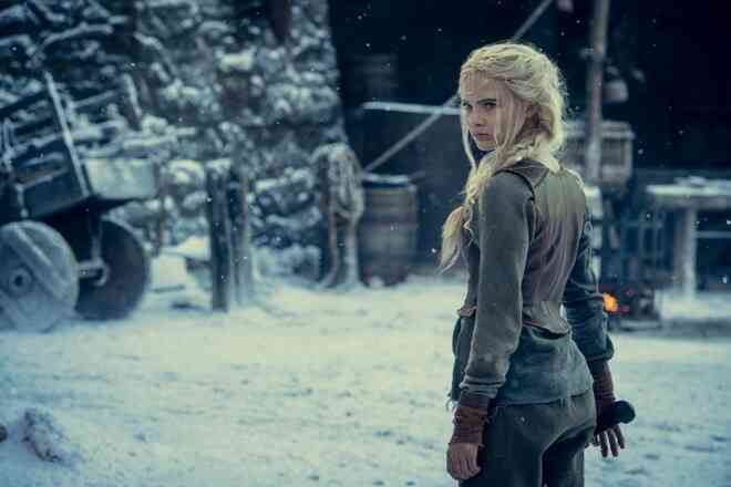 Những hình ảnh đầu tiên của The Witcher mùa 2 lộ diện: Ciri đã đến Kaer Morhen, Geralt vẫn ngầu như cũ nhưng sao Yennefer lại xụi lơ thế này? - Ảnh 3. Những hình ảnh đầu tiên của The Witcher mùa 2 lộ diện: Ciri đã đến Kaer Morhen, Geralt vẫn ngầu như cũ nhưng sao Yennefer lại xụi lơ thế này? - Ảnh 3.