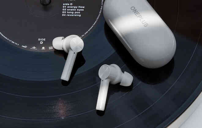 OnePlus Buds Z ra mắt: Không còn "nhái" AirPods, pin 5 giờ, giá rẻ chỉ 46 USD