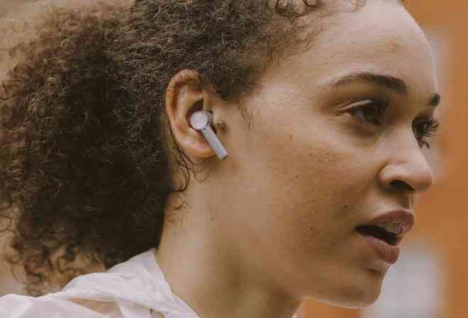 OnePlus Buds Z ra mắt: Không còn nhái AirPods, pin 5 giờ, giá rẻ chỉ 46 USD - Ảnh 2.