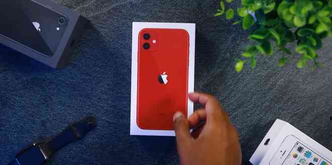 Cận cảnh iPhone 11 "date mới" với hộp siêu mỏng, bỏ củ sạc và tai nghe