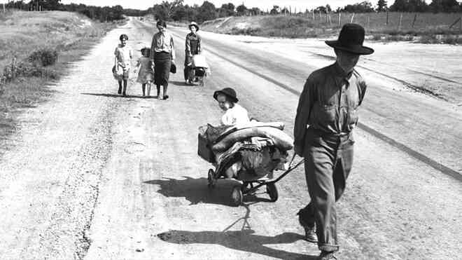 Sự kiện Dust Bowl: Cơn bão đen kéo dài 10 năm trên khắp Bắc Mỹ - Ảnh 11. Sự kiện Dust Bowl: Cơn bão đen kéo dài 10 năm trên khắp Bắc Mỹ - Ảnh 11.