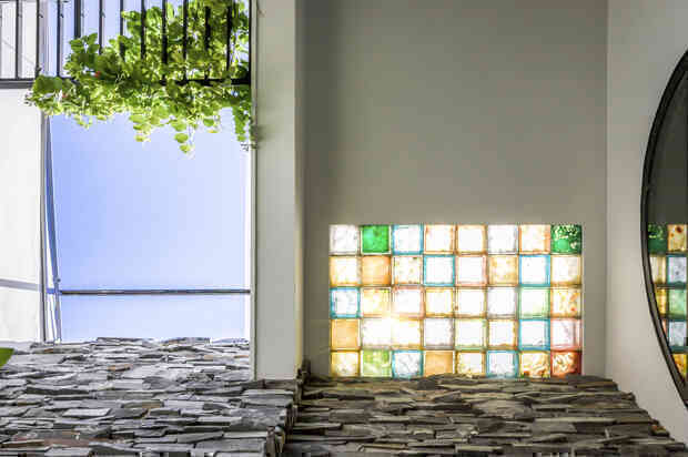 Ngôi nhà 125m2 đẹp như resort của cặp đôi yêu nhau từ cấp ba, đầu tư 2 tỷ với thiết kế đưa gió vào mọi ngóc ngách - Ảnh 15. Ngôi nhà 125m2 đẹp như resort của cặp đôi yêu nhau từ cấp ba, đầu tư 2 tỷ với thiết kế đưa gió vào mọi ngóc ngách - Ảnh 15.
