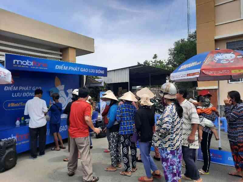 MobiFone chung tay vì người nghèo cả nước