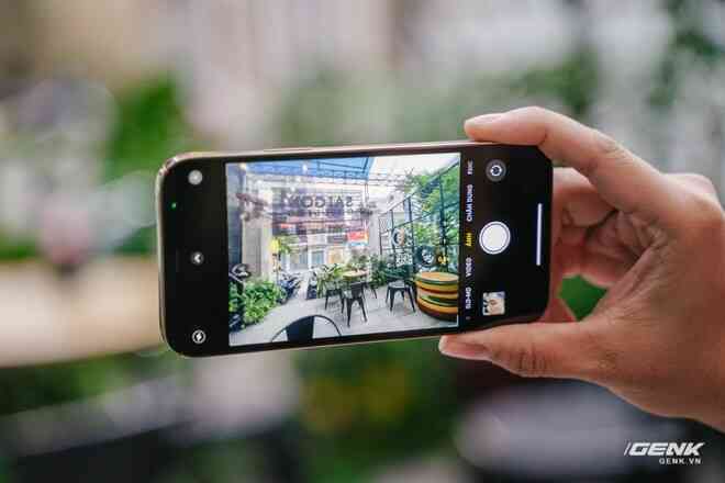 Cảm nhận nhanh về iPhone 12 Pro: Đẹp, nhưng không đáng tiền - Ảnh 7. Cảm nhận nhanh về iPhone 12 Pro: Đẹp, nhưng không đáng tiền - Ảnh 7.