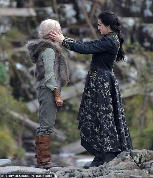 The Witcher mùa 2 tiếp tục lộ ảnh hậu trường: cuối cùng thì Yennefer và Ciri cũng đã gặp nhau - Ảnh 12. The Witcher mùa 2 tiếp tục lộ ảnh hậu trường: cuối cùng thì Yennefer và Ciri cũng đã gặp nhau - Ảnh 12.