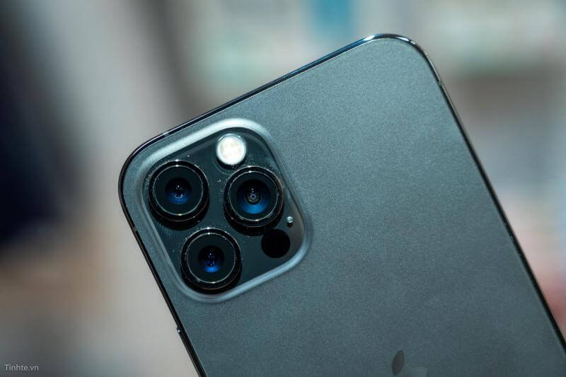 Trên tay iPhone 12 Pro và đánh giá nhanh thiết kế