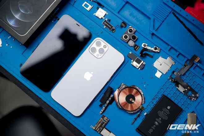 Mổ bụng iPhone 12 Pro đầu tiên tại Việt Nam: Sắp xếp vị trí linh kiện có chút khác biệt, bo mạch chữ L, pin 2815mAh - Ảnh 27.