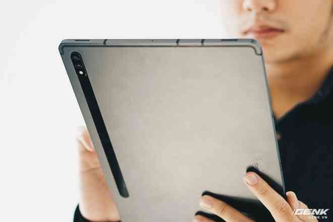 Đánh giá Galaxy Tab S7+: Hoàn toàn có cửa cạnh tranh với iPad - Ảnh 2.
