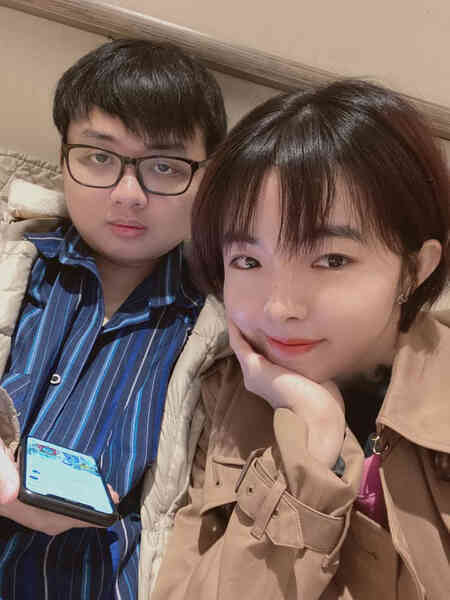 Cuộc sống của thanh niên nhận lương 5,5 tỷ/tháng - SofM chỉ xoay quanh game và... bạn gái hơn 7 tuổi