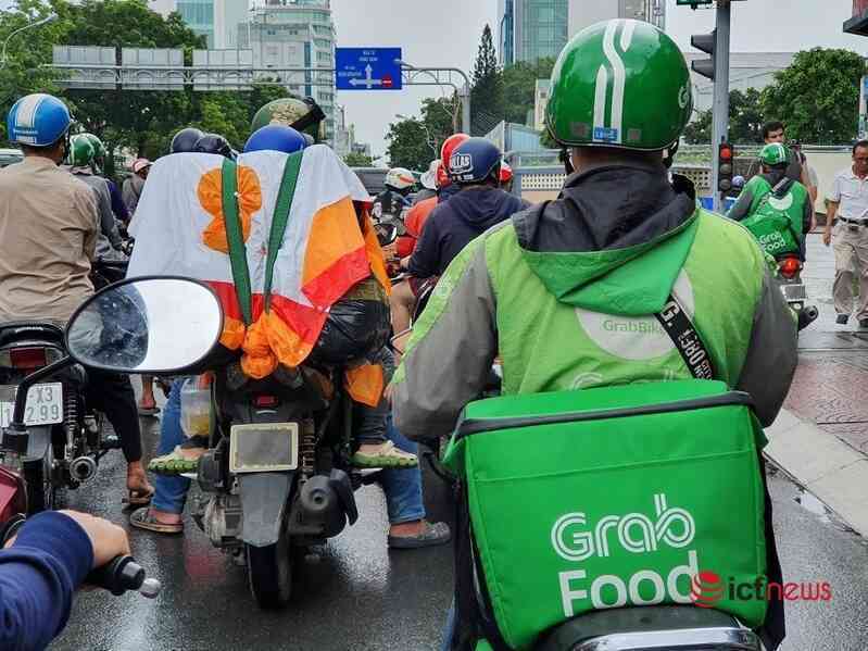 Grab ngưng mọi dịch vụ ở miền Trung do bão Molave