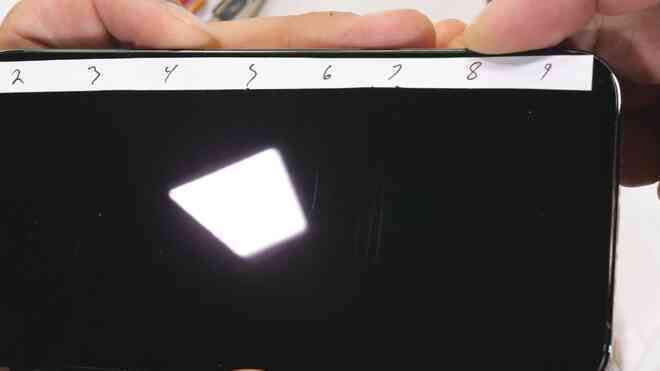 Tra tấn iPhone 12 Pro: Màn hình Ceramic Shield bền nhưng không chống xước - Ảnh 3. Tra tấn iPhone 12 Pro: Màn hình Ceramic Shield bền nhưng không chống xước - Ảnh 3.