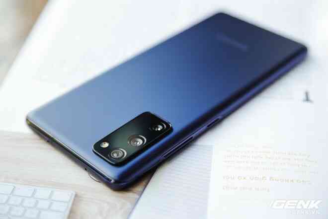 Cận cảnh chiếc điện thoại flagship Galaxy S20 dành riêng cho fan của Samsung: 16 triệu đồng cho trải nghiệm cao cấp là hoàn toàn có thể - Ảnh 2. Cận cảnh chiếc điện thoại flagship Galaxy S20 dành riêng cho fan của Samsung: 16 triệu đồng cho trải nghiệm cao cấp là hoàn toàn có thể - Ảnh 2.