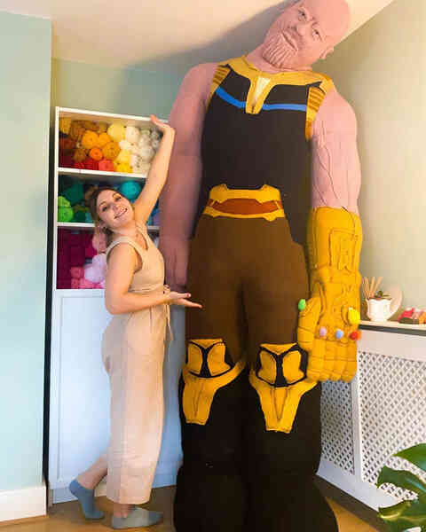 Mất 4 tháng và 4 kg vật liệu, fan Marvel khéo tay tạo ra đại ác Thanos bằng len cao hơn 2,5 mét