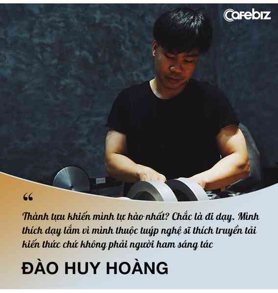 Sống bằng đam mê: Cựu sinh viên FTU rẽ ngang sang nghề viết chữ, đến nay thành nghệ nhân calligraphy số 1 Việt Nam - Ảnh 14. Sống bằng đam mê: Cựu sinh viên FTU rẽ ngang sang nghề viết chữ, đến nay thành nghệ nhân calligraphy số 1 Việt Nam - Ảnh 14.