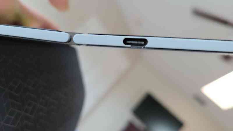 Microsoft đau đầu khi Surface Duo bị nứt vì quá mỏng ảnh 4