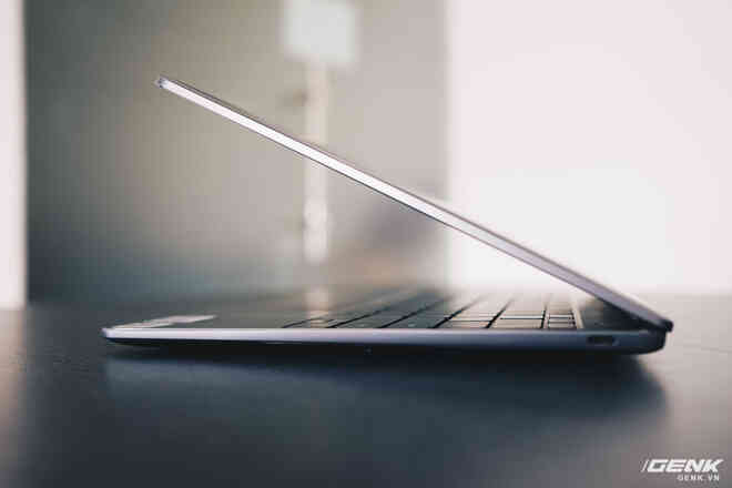 Đánh giá Huawei MateBook 13: Ultrabook tốt nếu người dùng chấp nhận vượt qua rào cản thương hiệu (và thời lượng pin tệ hại) - Ảnh 5. Đánh giá Huawei MateBook 13: Ultrabook tốt nếu người dùng chấp nhận vượt qua rào cản thương hiệu (và thời lượng pin tệ hại) - Ảnh 5.