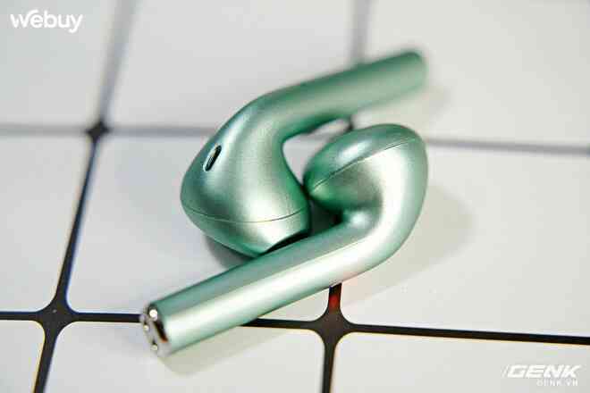 Cẩn thận với tai nghe nhái Airpods: Giống 99%, cả tá màu siêu đẹp, giá vài chục nghìn, dùng siêu dở mà vẫn có hàng trăm lượt đánh giá 5 sao - Ảnh 9. Cẩn thận với tai nghe nhái Airpods: Giống 99%, cả tá màu siêu đẹp, giá vài chục nghìn, dùng siêu dở mà vẫn có hàng trăm lượt đánh giá 5 sao - Ảnh 9.