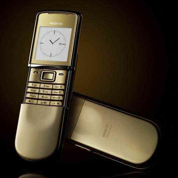 Nokia 8000 4G lộ poster quảng cáo, không phải điện thoại nắp trượt? - Ảnh 2. Nokia 8000 4G lộ poster quảng cáo, không phải điện thoại nắp trượt? - Ảnh 2.