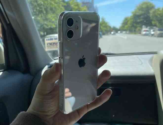 iPhone 12 Pro Max và iPhone 12 mini bắt đầu đến tay người dùng thế giới, hàng xách tay đang rục rịch về Việt Nam - Ảnh 5. iPhone 12 Pro Max và iPhone 12 mini bắt đầu đến tay người dùng thế giới, hàng xách tay đang rục rịch về Việt Nam - Ảnh 5.