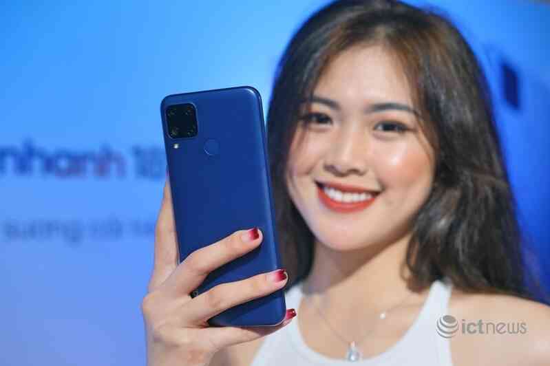 Smartphone pin trâu, giá 4,15 triệu tại Việt Nam