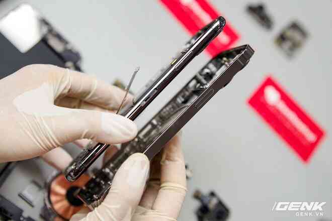 Mổ bụng iPhone 12 Pro Max tại Việt Nam: pin chữ L dung lượng 3.687mAh, camera sau vừa to vừa dài - Ảnh 22. Mổ bụng iPhone 12 Pro Max tại Việt Nam: pin chữ L dung lượng 3.687mAh, camera sau vừa to vừa dài - Ảnh 22.
