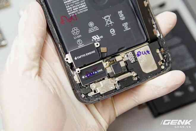 Mổ bụng iPhone 12 Pro Max tại Việt Nam: pin chữ L dung lượng 3.687mAh, camera sau vừa to vừa dài - Ảnh 24. Mổ bụng iPhone 12 Pro Max tại Việt Nam: pin chữ L dung lượng 3.687mAh, camera sau vừa to vừa dài - Ảnh 24.