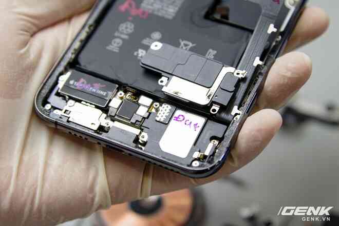 Mổ bụng iPhone 12 Pro Max tại Việt Nam: pin chữ L dung lượng 3.687mAh, camera sau vừa to vừa dài - Ảnh 27. Mổ bụng iPhone 12 Pro Max tại Việt Nam: pin chữ L dung lượng 3.687mAh, camera sau vừa to vừa dài - Ảnh 27.
