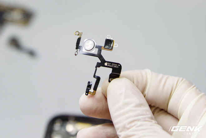 Mổ bụng iPhone 12 Pro Max tại Việt Nam: pin chữ L dung lượng 3.687mAh, camera sau vừa to vừa dài - Ảnh 8. Mổ bụng iPhone 12 Pro Max tại Việt Nam: pin chữ L dung lượng 3.687mAh, camera sau vừa to vừa dài - Ảnh 8.
