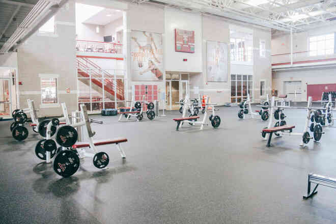 Một PT nhiễm COVID-19 tiếp xúc 50 khách tập, phòng gym Mỹ thoát nguy cơ biến thành ổ dịch nhờ một khách hàng của họ là giáo sư bệnh học - Ảnh 4. Một PT nhiễm COVID-19 tiếp xúc 50 khách tập, phòng gym Mỹ thoát nguy cơ biến thành ổ dịch nhờ một khách hàng của họ là giáo sư bệnh học - Ảnh 4.