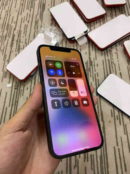 iPhone 12 Lock về Việt Nam: Giá 18 triệu nhưng nghe gọi không ổn định - Ảnh 2.