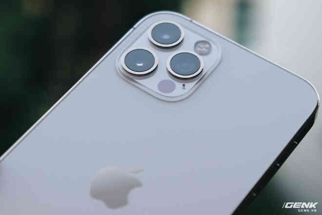 Thị trường iPhone 12 chính hãng: iPhone 12 thừa mứa, iPhone 12 Pro Max khan hàng, Gold là màu được săn lùng nhất - Ảnh 2. Thị trường iPhone 12 chính hãng: iPhone 12 thừa mứa, iPhone 12 Pro Max khan hàng, Gold là màu được săn lùng nhất - Ảnh 2.