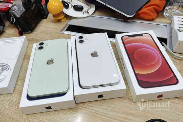 Giá iPhone 12 xách tay giảm từ 4-6 triệu đồng