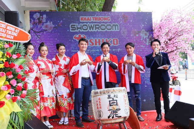 Toshiko khai trương thành công ngoài mong đợi - Ảnh 2. Toshiko khai trương thành công ngoài mong đợi - Ảnh 2.