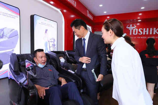 Toshiko khai trương thành công ngoài mong đợi - Ảnh 3. Toshiko khai trương thành công ngoài mong đợi - Ảnh 3.
