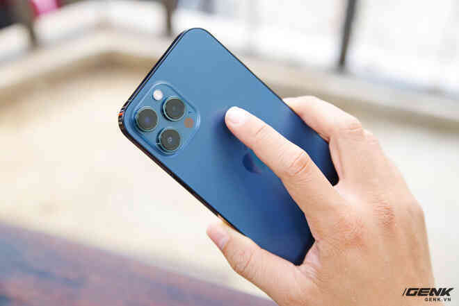 Nút ẩn mới trên iOS 14 nhạy đến mức ốp 4-5 cuốn sách sau iPhone vẫn nhận lệnh, miễn bạn có lực gõ đủ mạnh - Ảnh 5. Nút ẩn mới trên iOS 14 nhạy đến mức ốp 4-5 cuốn sách sau iPhone vẫn nhận lệnh, miễn bạn có lực gõ đủ mạnh - Ảnh 5.