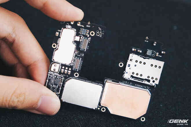 Camera dưới màn hình của Vsmart Aris Pro hoạt động ra sao? Chúng tôi đã bung máy để tìm hiểu - Ảnh 7. Camera dưới màn hình của Vsmart Aris Pro hoạt động ra sao? Chúng tôi đã bung máy để tìm hiểu - Ảnh 7.