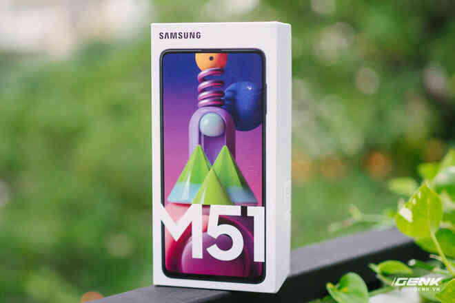 Trên tay Galaxy M51: Smartphone có pin trâu nhất phân khúc, giá 9.49 triệu đồng