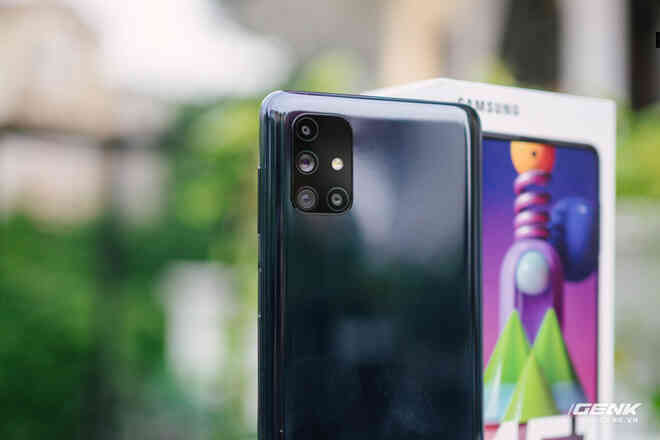 Trên tay Galaxy M51: Smartphone có pin trâu nhất phân khúc, giá 9.49 triệu đồng - Ảnh 5. Trên tay Galaxy M51: Smartphone có pin trâu nhất phân khúc, giá 9.49 triệu đồng - Ảnh 5.