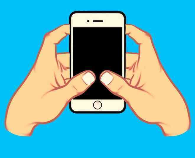 Cách cầm smartphone bật mí điều gì về tính cách và đời sống tình cảm của bạn? - Ảnh 3. Cách cầm smartphone bật mí điều gì về tính cách và đời sống tình cảm của bạn? - Ảnh 3.