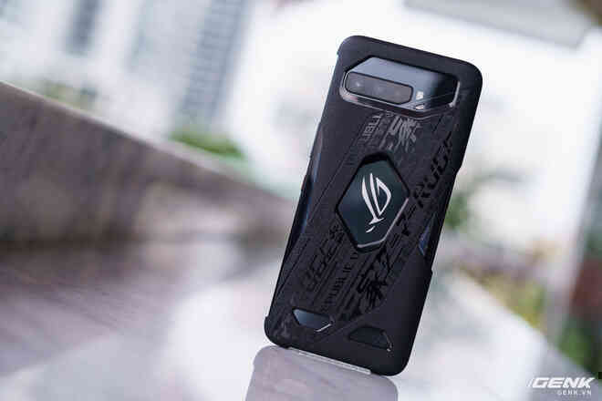 Đánh giá ASUS ROG Phone 3: chiếc smartphone đa nhân cách lúc xịn lúc xịt - Ảnh 4.