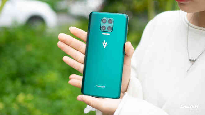 Đánh giá Samsung Galaxy M51: Ngoài pin 7000mAh còn gì đáng giá? - Ảnh 13. Đánh giá Samsung Galaxy M51: Ngoài pin 7000mAh còn gì đáng giá? - Ảnh 13.