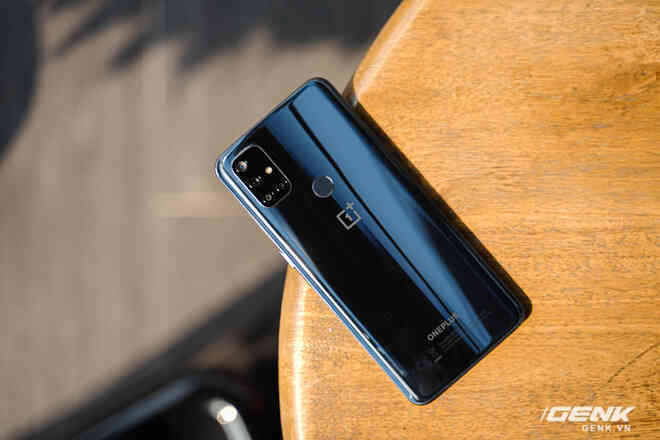 Mở hộp OnePlus Nord N10 5G: Chỉ 8 triệu mà có quá nhiều thứ hay, từ 5G tới màn hình 90Hz, sạc nhanh 30W và cả loa kép - Ảnh 5. Mở hộp OnePlus Nord N10 5G: Chỉ 8 triệu mà có quá nhiều thứ hay, từ 5G tới màn hình 90Hz, sạc nhanh 30W và cả loa kép - Ảnh 5.