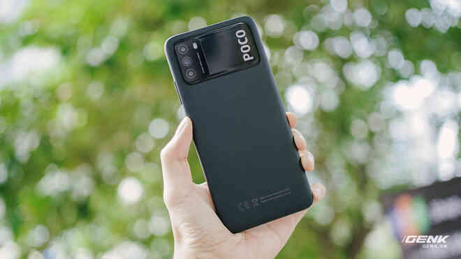 Trên tay POCO M3: Chỉ hơn 3 triệu đồng đã có mặt lưng giả da, loa kép, camera 48MP, pin khủng 6000mAh - Ảnh 3. Trên tay POCO M3: Chỉ hơn 3 triệu đồng đã có mặt lưng giả da, loa kép, camera 48MP, pin khủng 6000mAh - Ảnh 3.