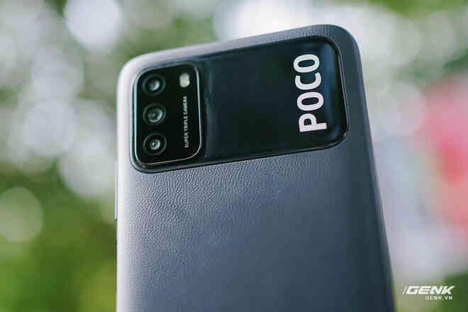 Trên tay POCO M3: Chỉ hơn 3 triệu đồng đã có mặt lưng giả da, loa kép, camera 48MP, pin khủng 6000mAh - Ảnh 5. Trên tay POCO M3: Chỉ hơn 3 triệu đồng đã có mặt lưng giả da, loa kép, camera 48MP, pin khủng 6000mAh - Ảnh 5.