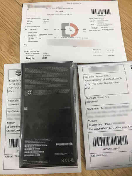 Bỏ 33 triệu đồng mua iPhone 12 Pro Max, khách tá hoả khi nhận được... cục đá - Ảnh 2. Bỏ 33 triệu đồng mua iPhone 12 Pro Max, khách tá hoả khi nhận được... cục đá - Ảnh 2.