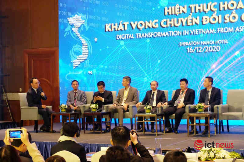 Chuyển đổi số cần sự đồng hành của Chính phủ, doanh nghiệp và người dân