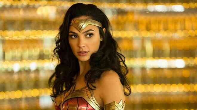Chị đại Gal Gadot cho biết Justice League 2017 không những tệ, mà quá trình quay phim cũng không tốt đẹp gì chỉ vì đạo diễn Joss Whedon - Ảnh 2. Chị đại Gal Gadot cho biết Justice League 2017 không những tệ, mà quá trình quay phim cũng không tốt đẹp gì chỉ vì đạo diễn Joss Whedon - Ảnh 2.