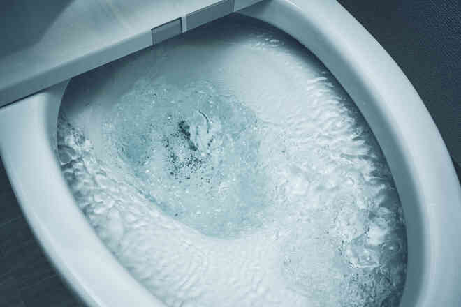 Toilet thông minh của Nhật xịn cỡ nào: Tự động mở nắp bồn cầu, tích hợp vòi xịt, tạo tiếng nước xả át đi tiếng động lạ khi đi vệ sinh - Ảnh 5. Toilet thông minh của Nhật xịn cỡ nào: Tự động mở nắp bồn cầu, tích hợp vòi xịt, tạo tiếng nước xả át đi tiếng động lạ khi đi vệ sinh - Ảnh 5.